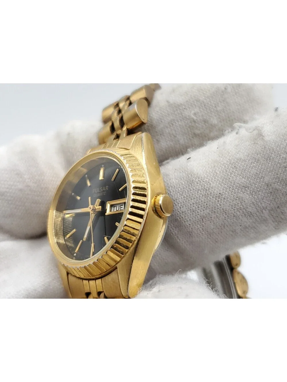 Vintage Pulsar Watch Womens New Battery Gold Tone Black Day/Date Dial 22mm